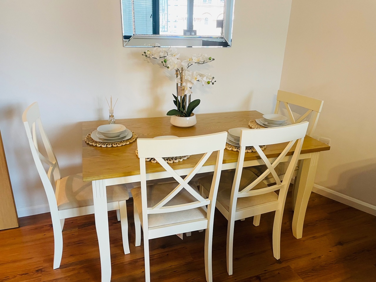 2 Bed Flat, Mann Island, L3 photo 5