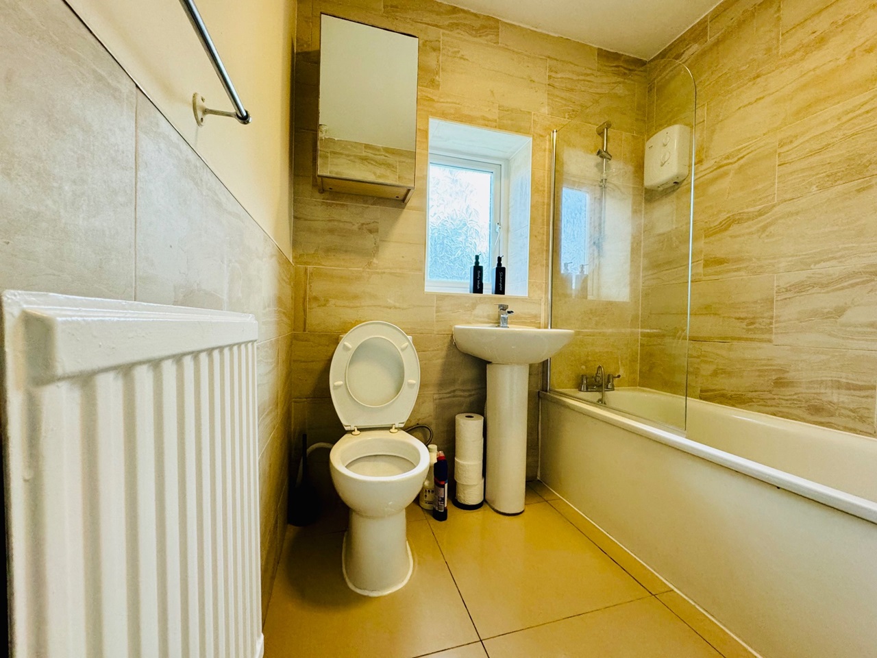 Brighton 3 Bed Flat, Lower Bevendean Avenue, BN2 To Rent Now for £