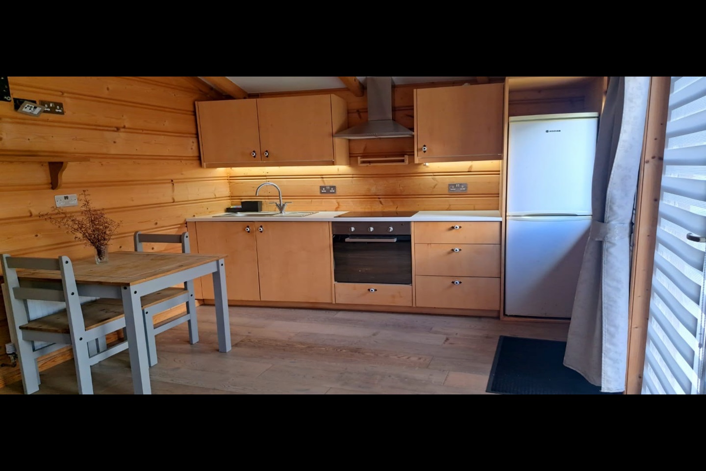 Carshalton Studio Flat, Carshalton, SM5 To Rent Now for £1,100.00 p/m