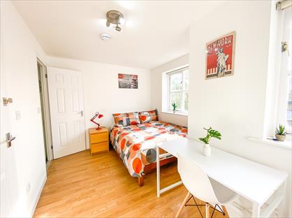 6 Bed Terraced House, Masthouse, E14