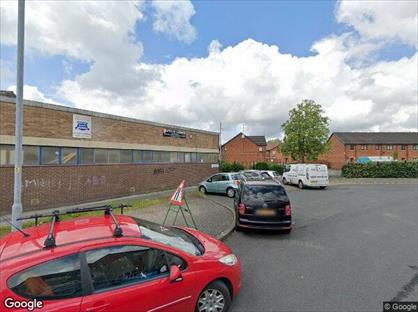 1 Bed Flat, School Hill, BL1