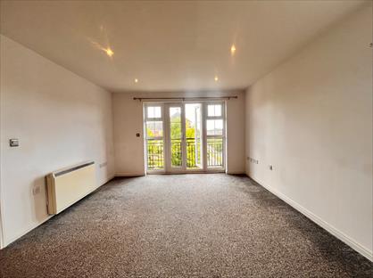 2 Bed Flat, Woodrow Court, WA5