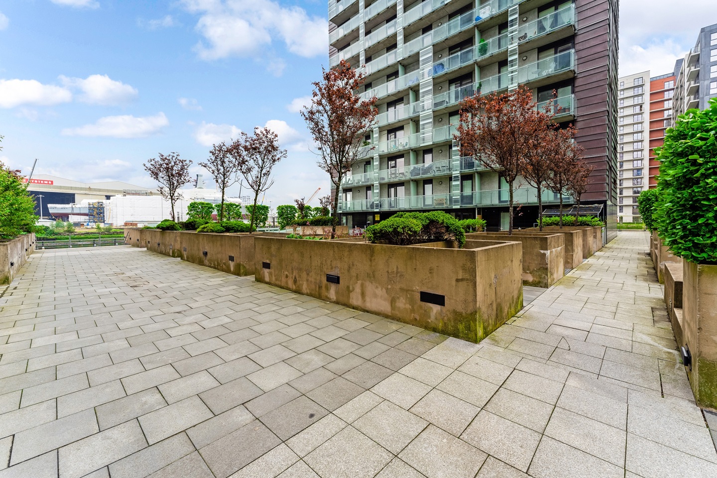 1 Bed Flat, Meadowside Quay Walk, G11 photo 4