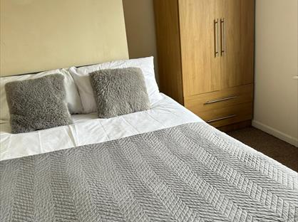 Room in a Shared House, Manton Crescent, S80