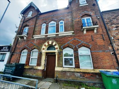 2 Bed Flat, Manchester Old Road, M24