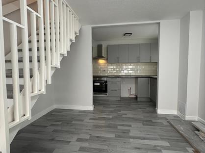 1 Bed Semi-Detached House, Coe Avenue, SE25