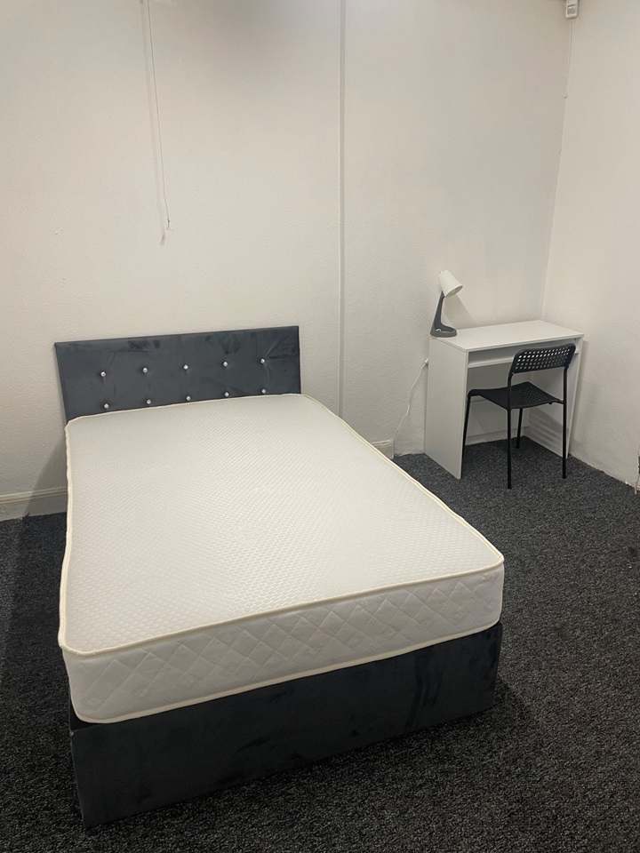 Coventry Room in a Shared House, Holbrook Lane, CV6 To Rent Now for