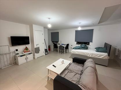 Studio Flat, Clarendon Road, LS2