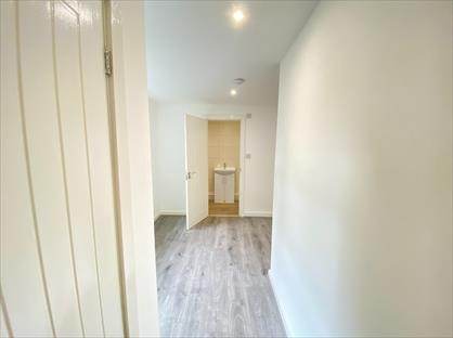 1 Bed Flat, Bury New Road, M25