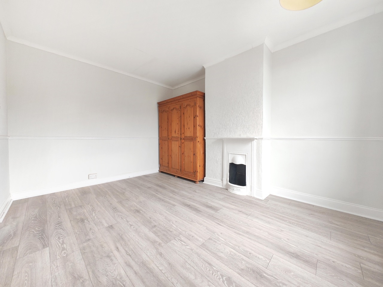 3 Bed Terraced House, Tilbury Mount, LS11 photo 3