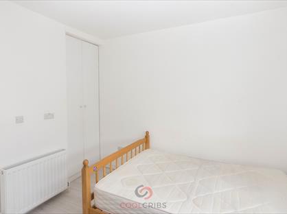 Studio Flat, Warwick Road, SW5
