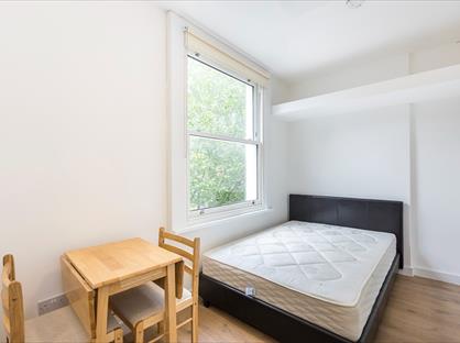 Studio Flat, Warwick Road, SW5