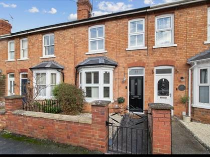 3 Bed Terraced House, Cromwell Road, WR14