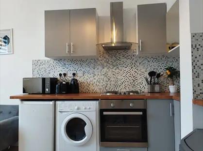1 Bed Flat, Cemetery Road, LS11