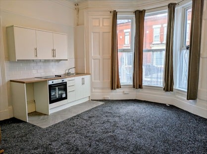 Studio Flat, Waterloo, L22