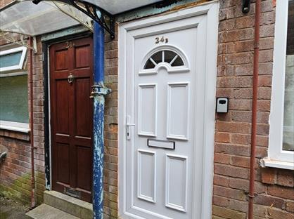 1 Bed Flat, Albert Avenue, M25