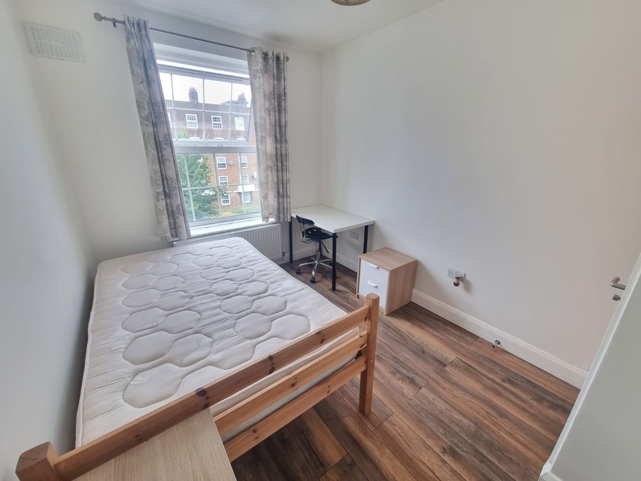 Stamford Hill Hackney London Studio Flat, Cheviot House, N16 To