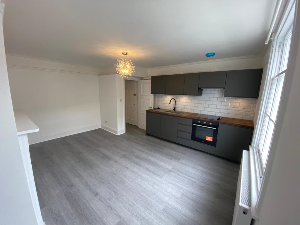 Southampton 1 Bed Flat, Carlton Crescent, SO15 To Rent Now for £995