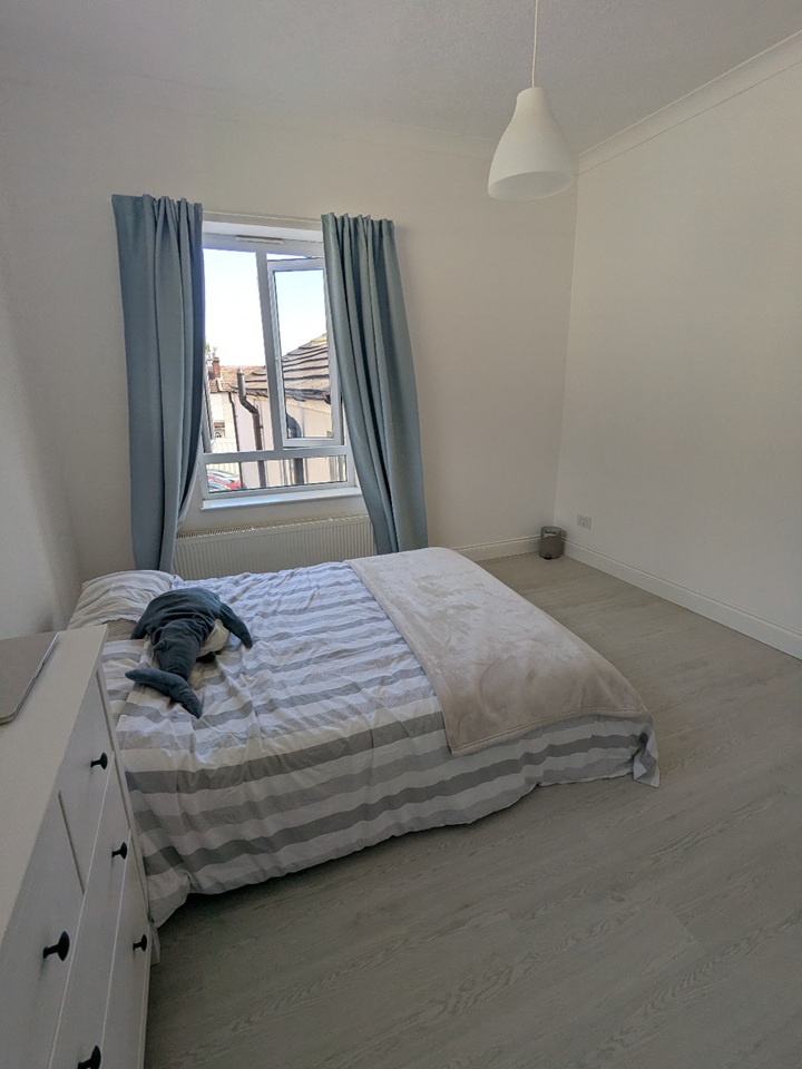 1 Bed Flat, The Avenue, SO17 photo 4