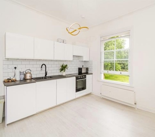 1 Bed Flat, The Avenue, SO17