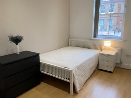 Room in a Shared Flat, Harrow Road, W9