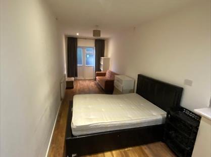 Room in a Shared House, Chester Road, IG3