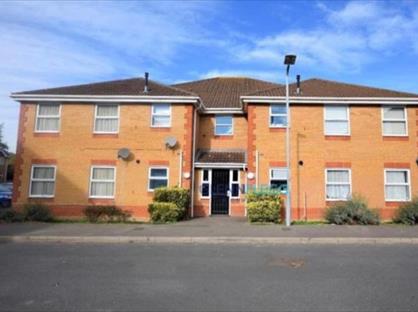 2 Bed Flat, Blunden Drive, SL3