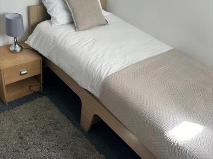 Room in a Shared House, Canal Road, S80