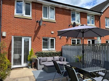 3 Bed Terraced House, Moorpark Square, PA4