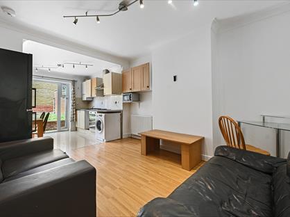 5 Bed Terraced House, Carlisle Avenue, W3