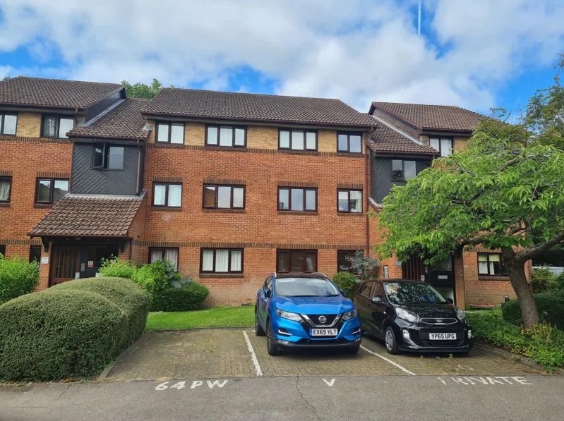 Edgware 2 Bed Flat, Pavilion Way, HA8 To Rent Now for £1,600.00 p/m