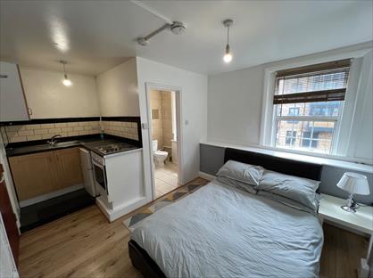 Studio Flat, London Road, CR7