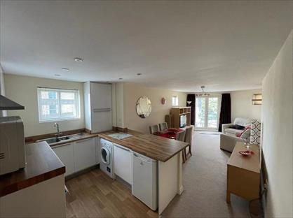 2 Bed Flat, Leicester Court, PR1