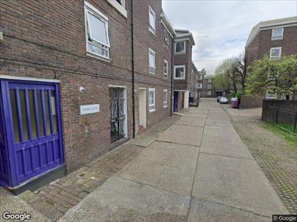 2 Bed Maisonette, Brion Place, E14