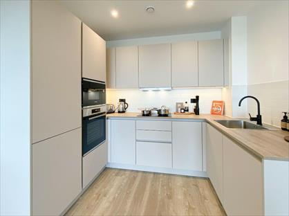 1 Bed Flat, Station Road, CR0