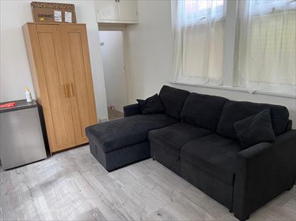Studio Flat, Grimston Gardens, CT20