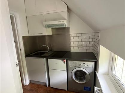 Studio Flat, Room 4, HA6