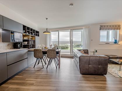 3 Bed Flat, Southbourne Sands, BH6