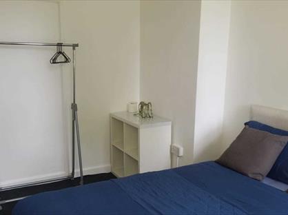 Room in a Shared House, Russell Road, WV14