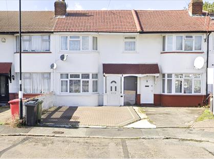 2 Bed Terraced House, Oakfield Avenue, SL1