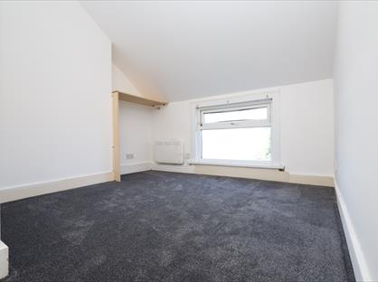 Studio Flat, High Street, EN3