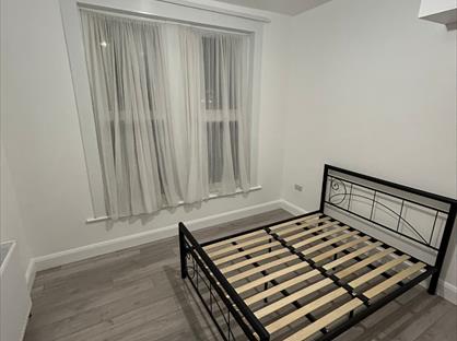 4 Bed Flat, Aberdour Road, IG3