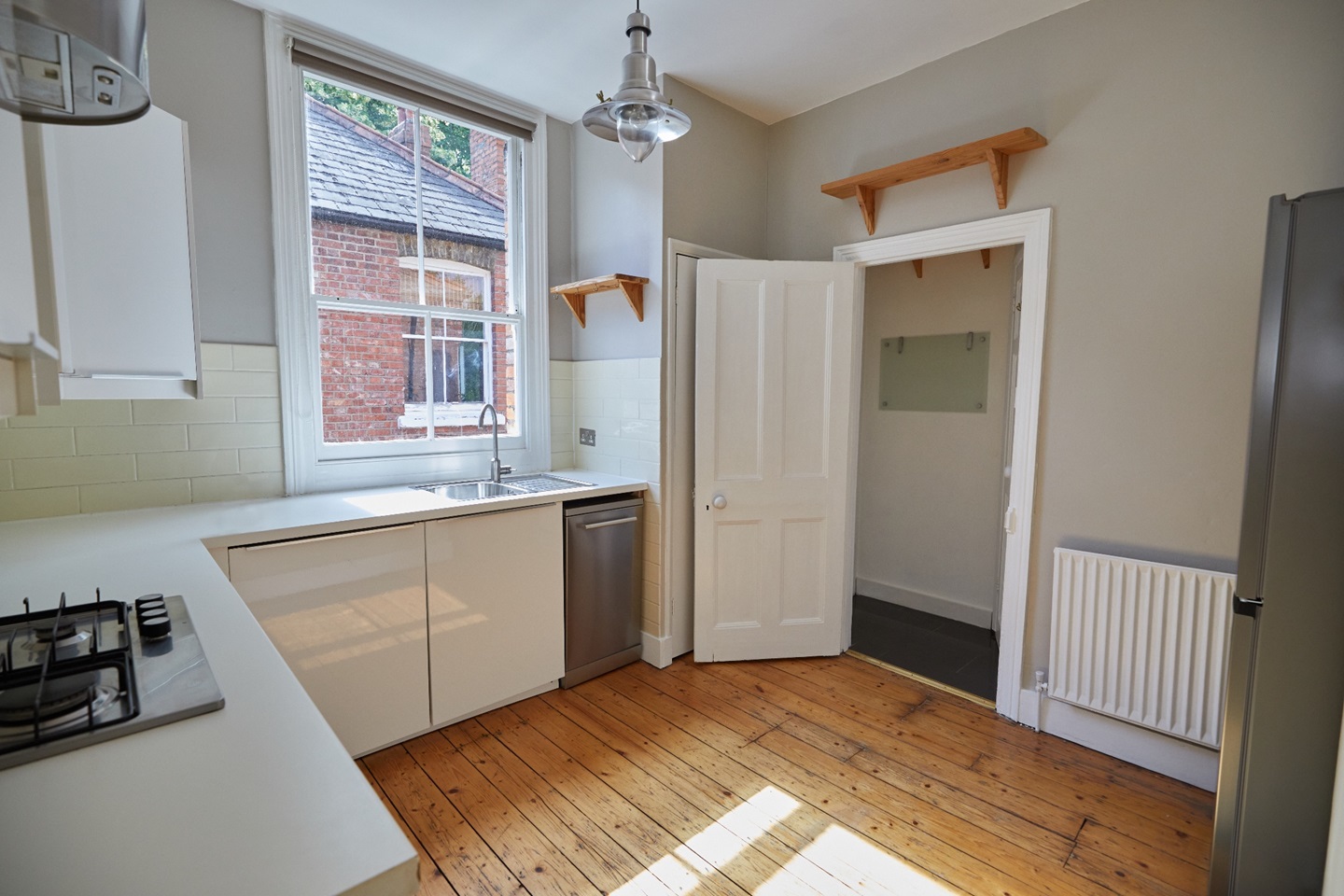 London 2 Bed Flat, Newton Avenue, W3 To Rent Now for £2,500.00 p/m
