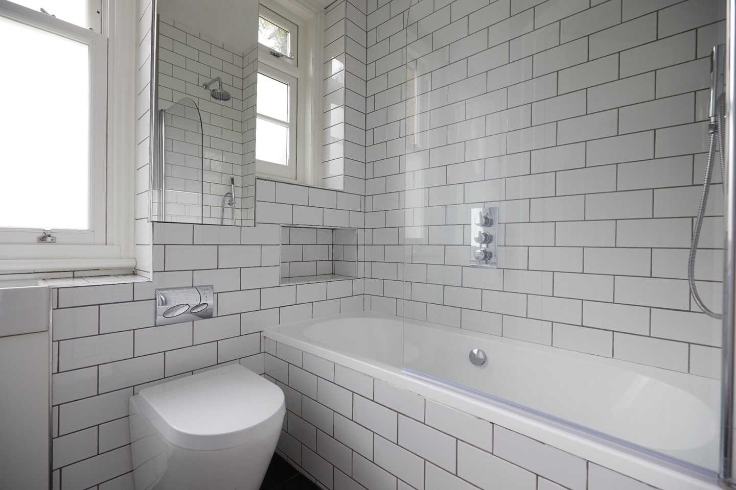 London 2 Bed Flat, Newton Avenue, W3 To Rent Now for £2,500.00 p/m