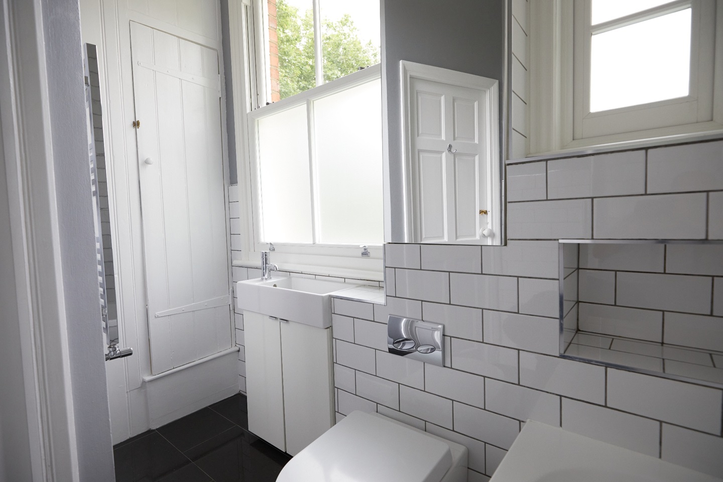 London 2 Bed Flat, Newton Avenue, W3 To Rent Now for £2,500.00 p/m