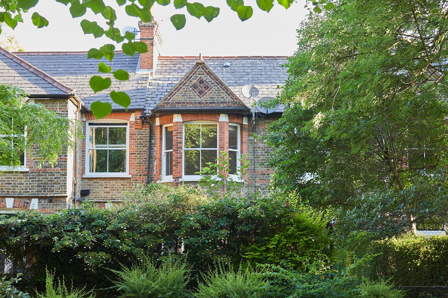 London 2 Bed Flat, Newton Avenue, W3 To Rent Now for £2,500.00 p/m