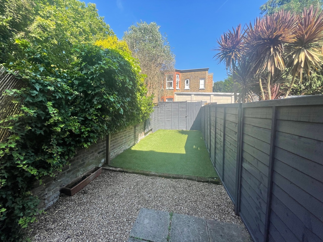 London 2 Bed Flat, Newton Avenue, W3 To Rent Now for £2,500.00 p/m