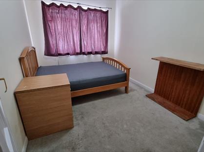 Room in a Shared House, Sutton Dene, TW3