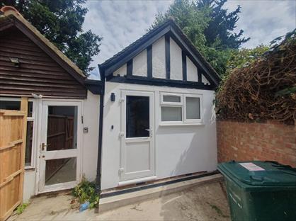 Studio Flat, Heathfield Gardens, NW11