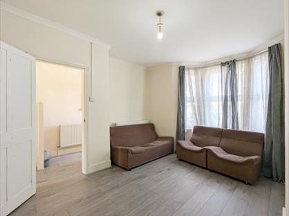 3 Bed Terraced House, Oatlands Road, EN3